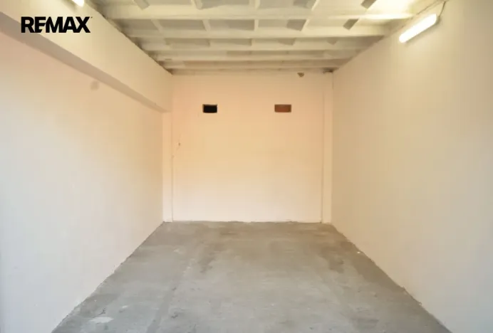 Pronájem garáže, Hradec Králové, 17 m2