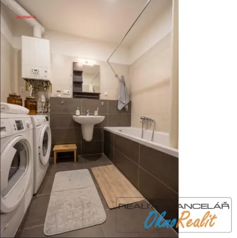 Prodej bytu 2+1, Kroměříž, náměstí Míru, 71 m2