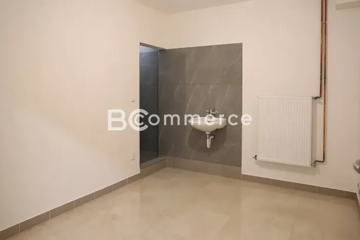 Pronájem skladu, Brno, 880 m2