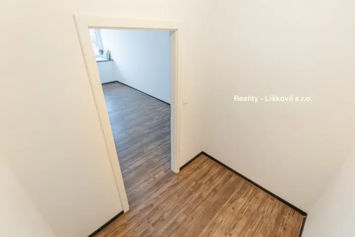 Pronájem bytu 2+kk, Ústí nad Labem - Ústí nad Labem-centrum, Velká Hradební, 70 m2