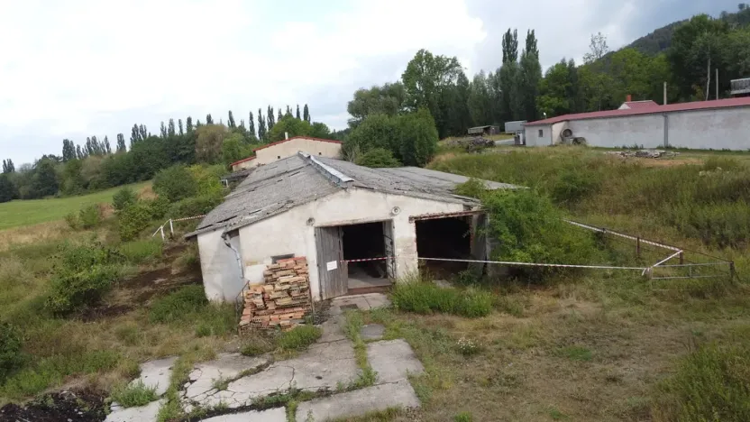 Prodej komerční, Žlebské Chvalovice, 1050 m2