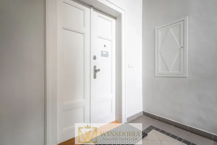 Pronájem bytu 1+kk, Praha, Eliášova, 28 m2