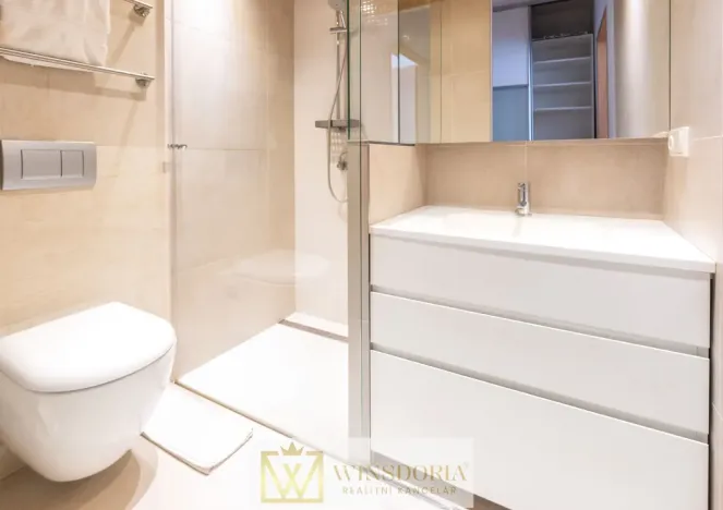 Pronájem bytu 1+kk, Praha, Eliášova, 28 m2