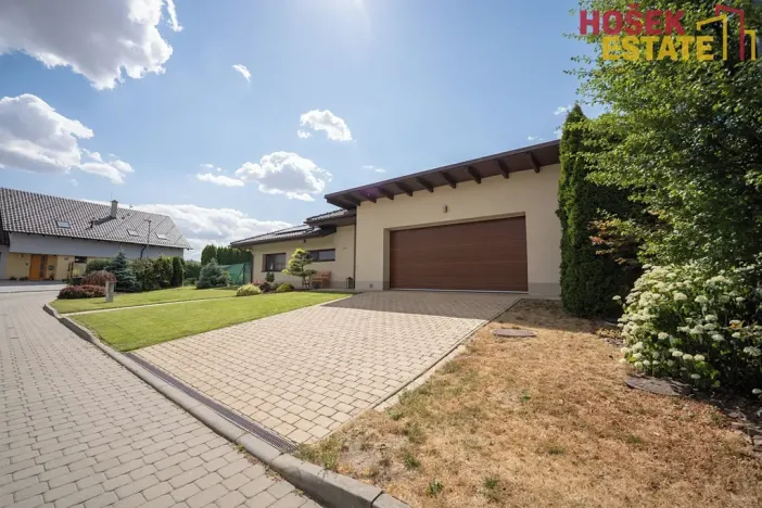 Prodej rodinného domu, Holubice, 240 m2