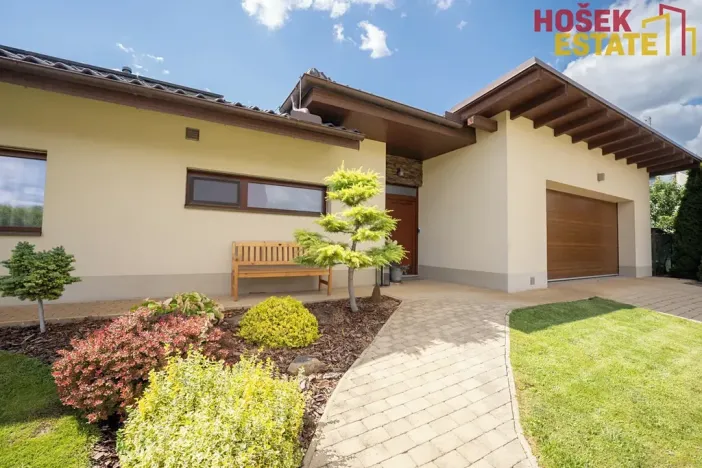 Prodej rodinného domu, Holubice, 240 m2