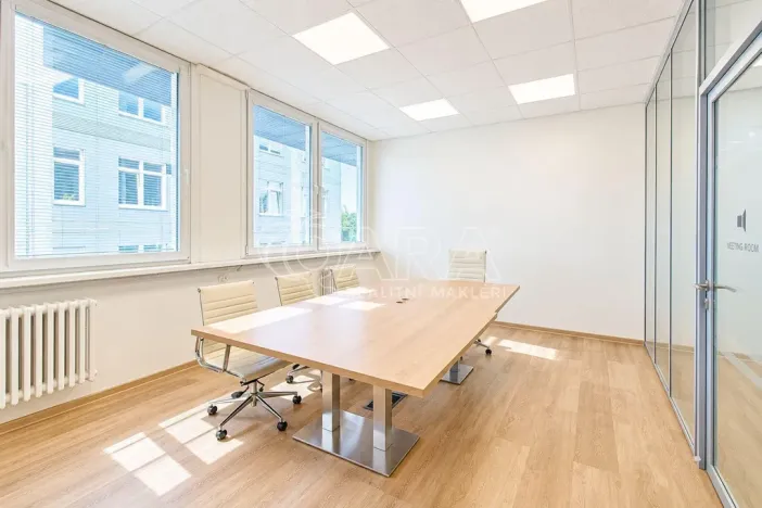 Pronájem kanceláře, Praha - Chodov, Roztylská, 650 m2