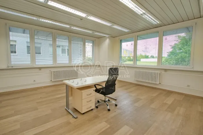 Pronájem kanceláře, Praha - Chodov, Roztylská, 650 m2