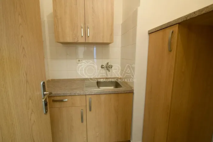 Pronájem kanceláře, Praha - Chodov, Roztylská, 650 m2