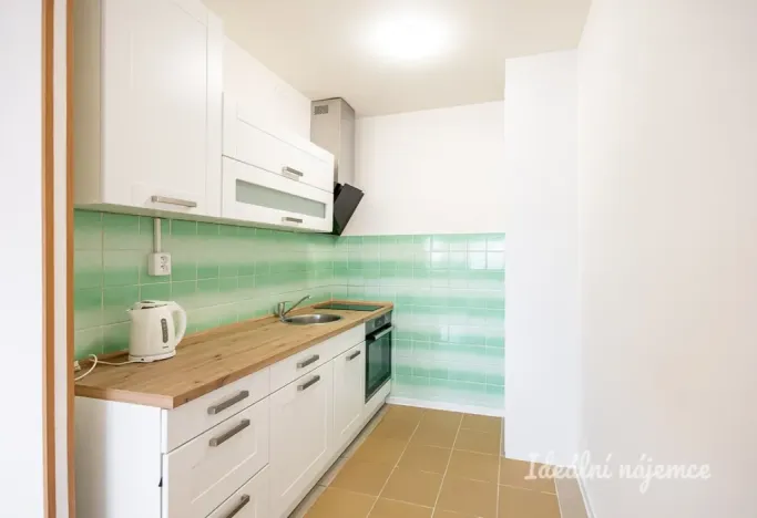Pronájem bytu 2+kk, Praha, Lessnerova, 43 m2