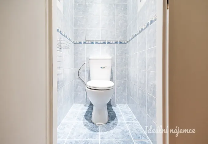 Pronájem bytu 2+kk, Praha - Petrovice, Lessnerova, 43 m2