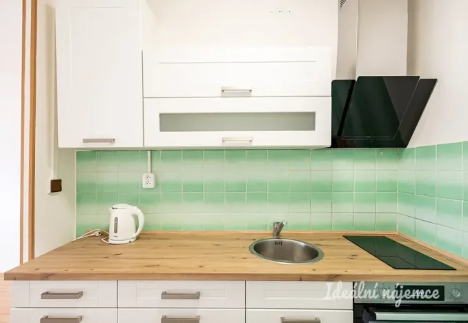 Pronájem bytu 2+kk, Praha - Petrovice, Lessnerova, 43 m2