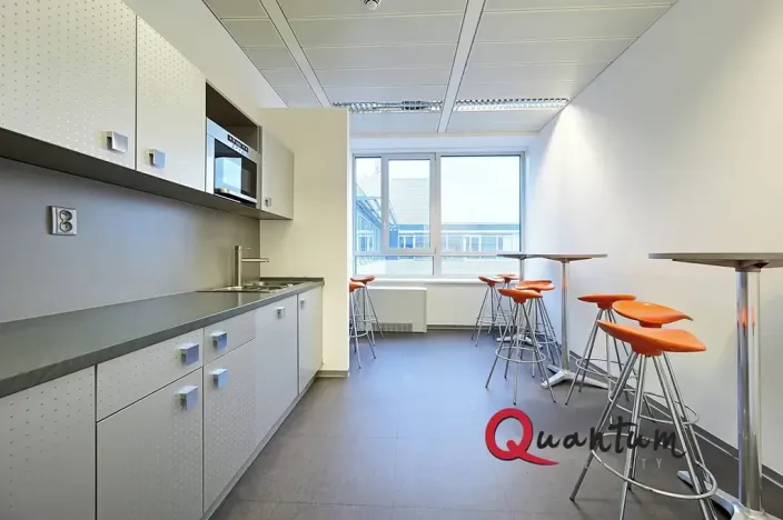 Pronájem kanceláře, Praha - Dejvice, Evropská, 503 m2