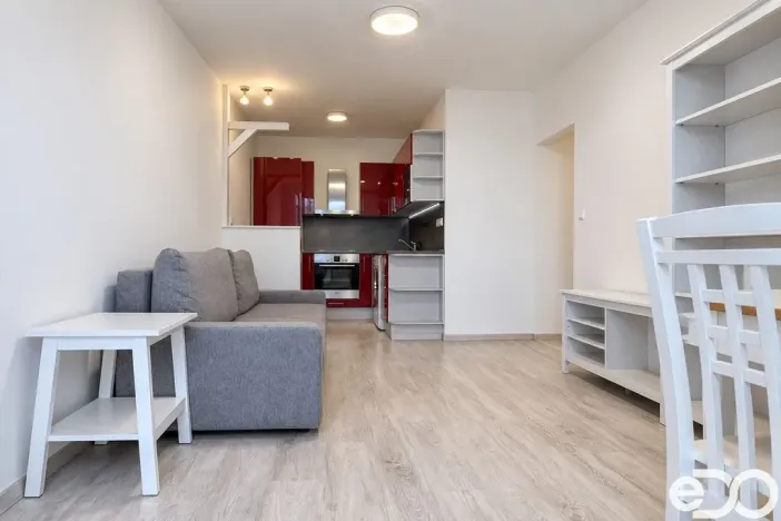 Pronájem bytu 2+kk, Praha, Točitá, 41 m2