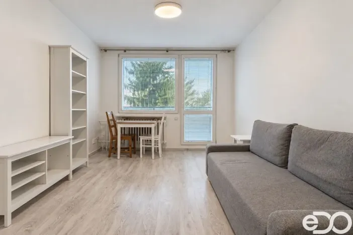 Pronájem bytu 2+kk, Praha, Točitá, 41 m2