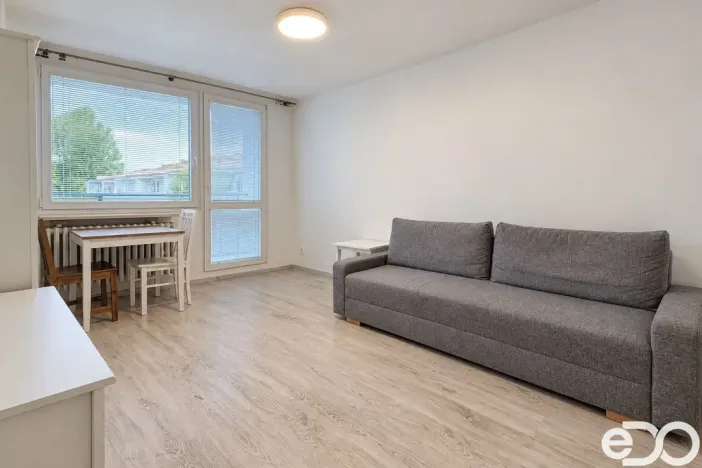 Pronájem bytu 2+kk, Praha, Točitá, 41 m2