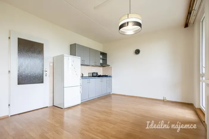 Pronájem bytu 1+kk, Praha - Troja, Lešenská, 26 m2