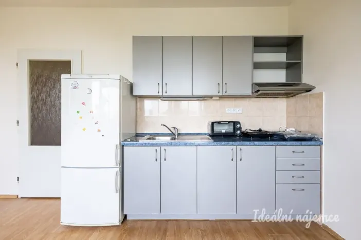 Pronájem bytu 1+kk, Praha - Troja, Lešenská, 26 m2
