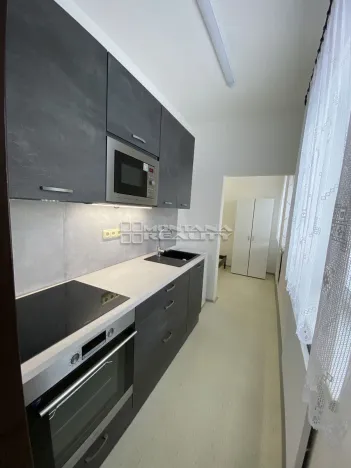 Prodej bytu 2+1, Šternberk, Komenského, 38 m2