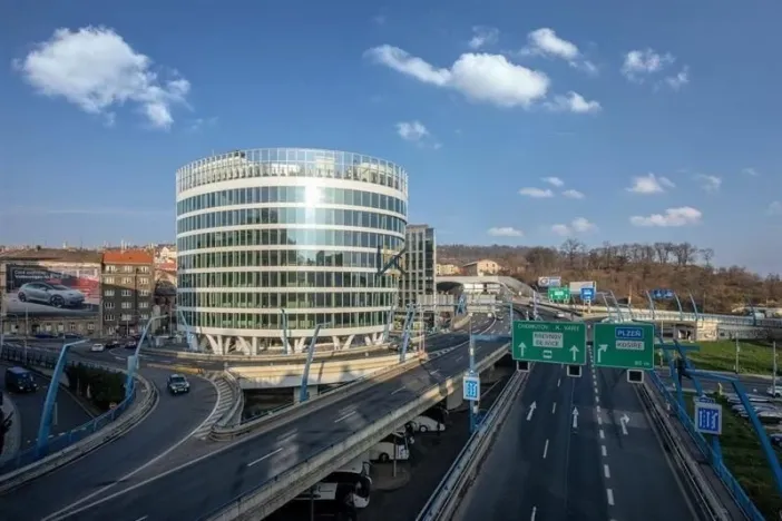 Pronájem kanceláře, Praha - Smíchov, Plzeňská, 454 m2
