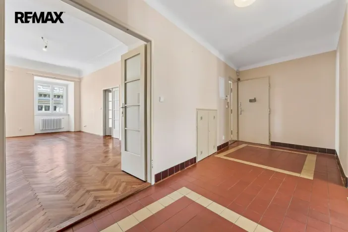 Pronájem bytu 3+1, Praha - Staré Město, Staroměstské náměstí, 130 m2