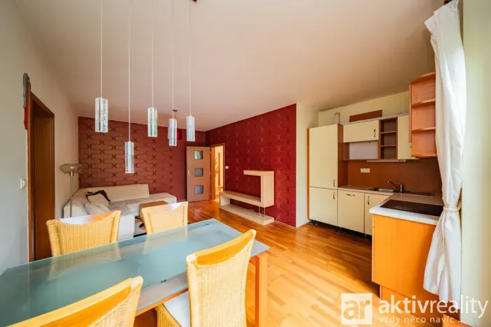 Pronájem bytu 2+kk, Praha - Smíchov, Na Císařce, 49 m2