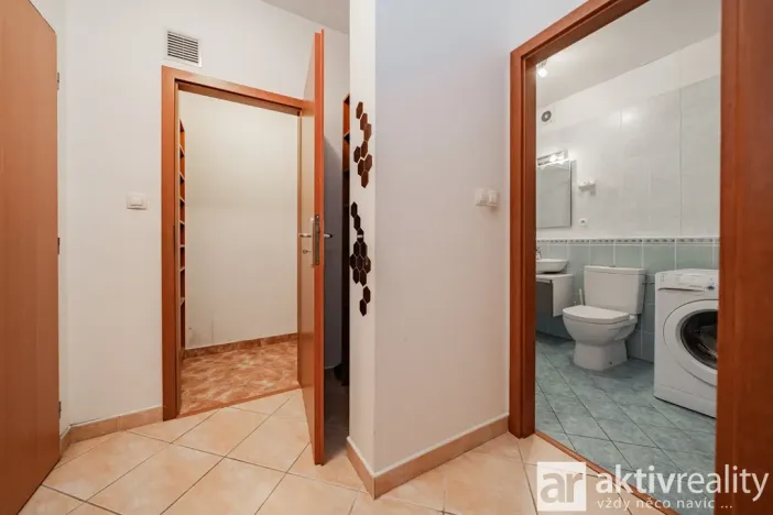 Pronájem bytu 2+kk, Praha - Smíchov, Na Císařce, 49 m2