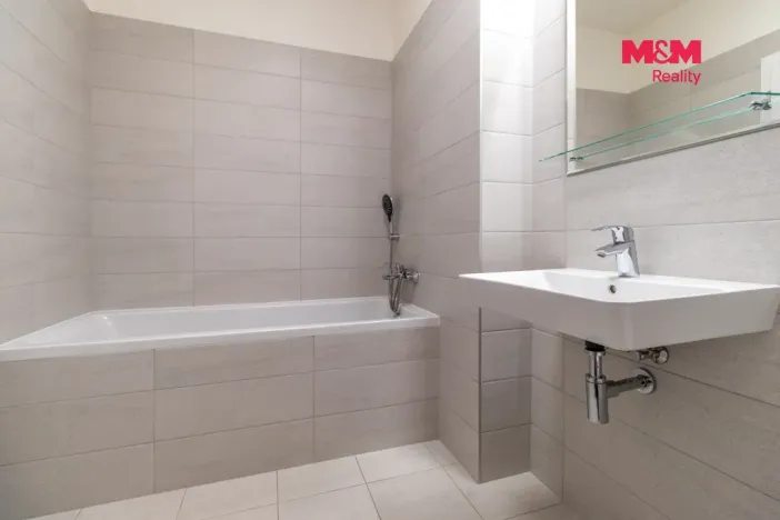 Pronájem bytu 2+kk, Praha - Hloubětín, Waltariho, 49 m2
