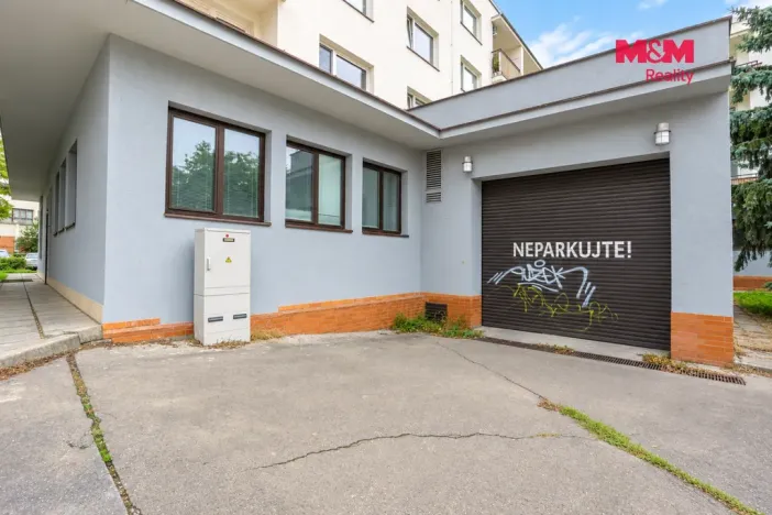 Prodej obchodního prostoru, Otrokovice, Tylova, 750 m2