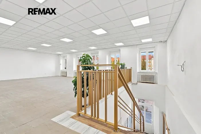 Pronájem obchodního prostoru, Přeštice, Masarykovo nám., 171 m2