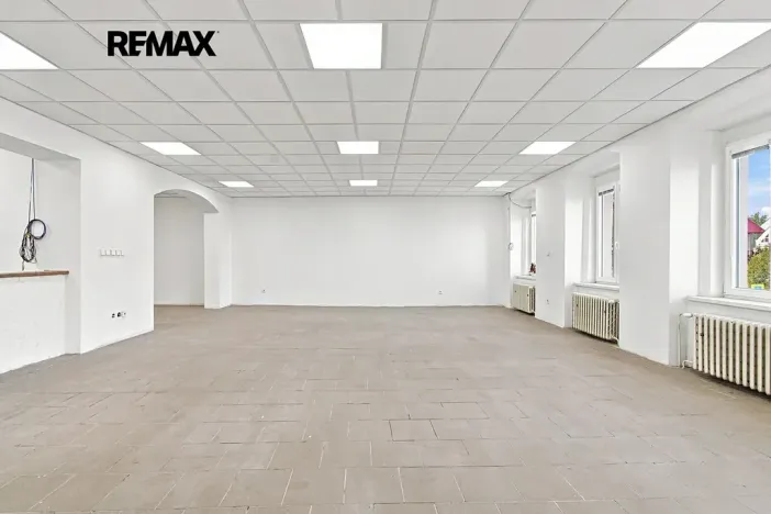 Pronájem obchodního prostoru, Přeštice, Masarykovo nám., 171 m2