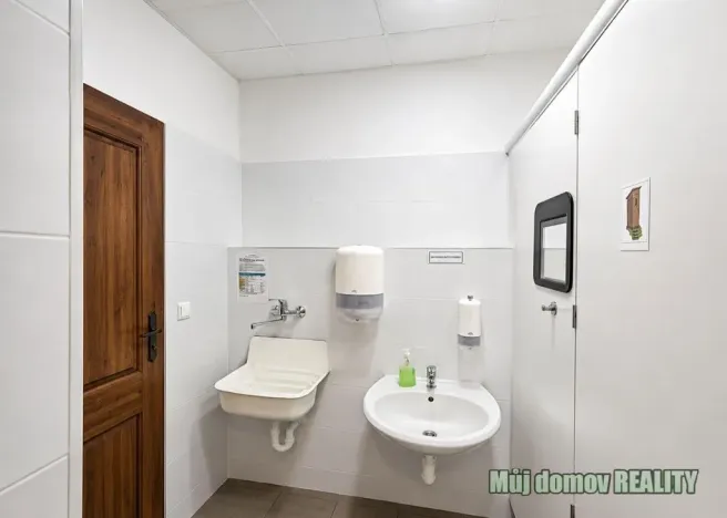 Pronájem restaurace, Praha - Čakovice, 75 m2