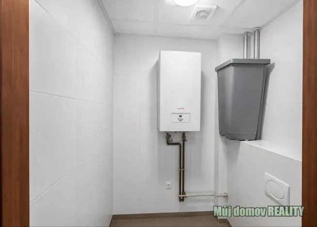 Pronájem restaurace, Praha - Čakovice, 75 m2