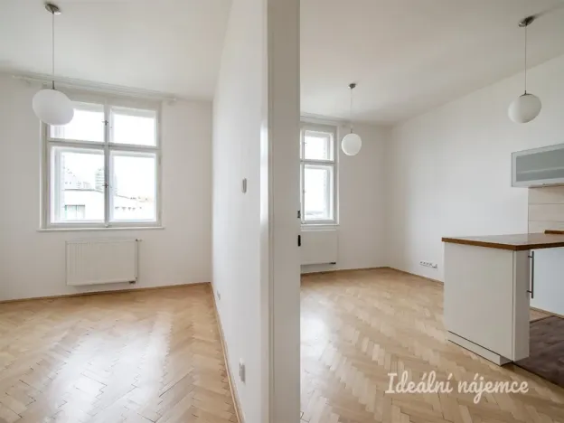 Pronájem bytu 2+kk, Praha - Vinohrady, náměstí Jiřího z Lobkovic, 47 m2