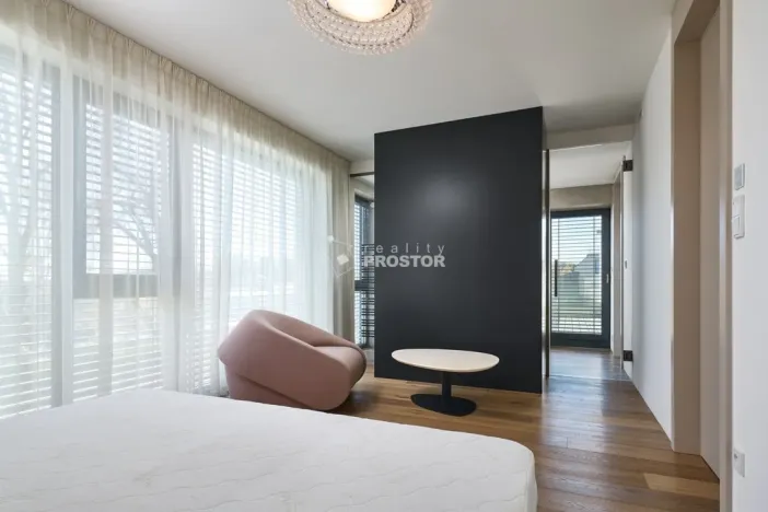 Pronájem rodinného domu, Praha - Troja, Pod Salabkou, 433 m2