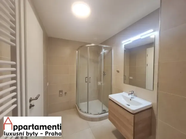 Pronájem bytu 1+kk, Praha - Hloubětín, Poděbradská, 35 m2