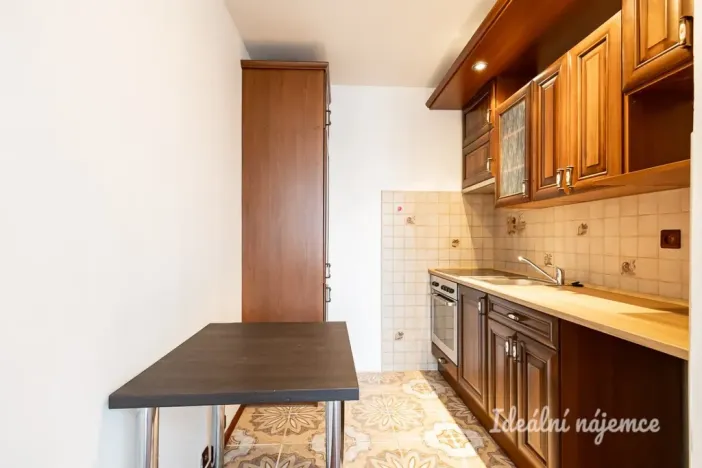 Pronájem bytu 2+kk, Praha - Komořany, Na Komořsku, 45 m2