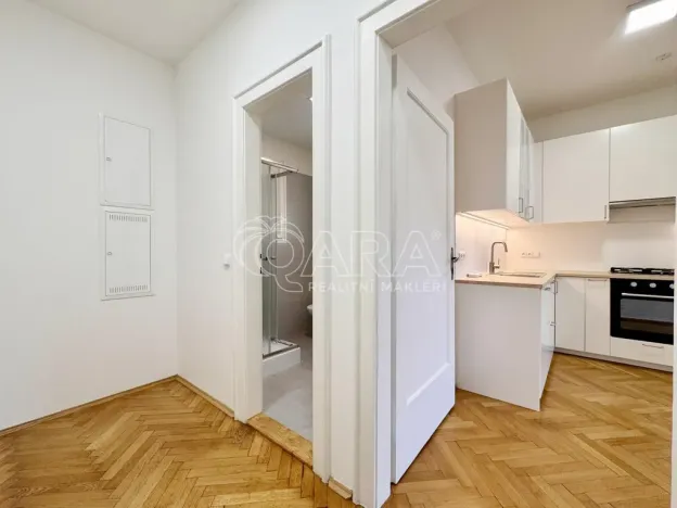 Pronájem bytu 2+kk, Praha - Bubeneč, náměstí Interbrigády, 41 m2