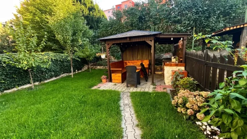 Prodej atypického bytu, Teplice, Ruská, 139 m2