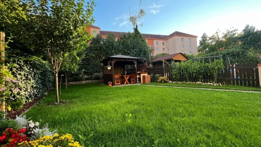 Prodej atypického bytu, Teplice, Ruská, 139 m2