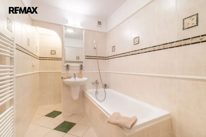 Prodej bytu 2+kk, Vestec, Ve Stromkách, 45 m2