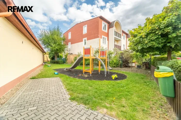 Prodej bytu 2+kk, Vestec, Ve Stromkách, 45 m2