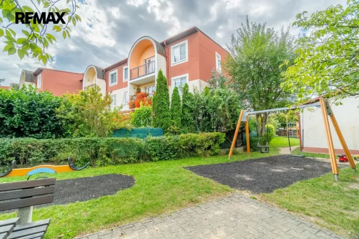 Prodej bytu 2+kk, Vestec, Ve Stromkách, 45 m2