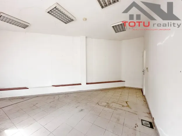 Pronájem garáže, Jaroměř, Hradecká, 45 m2