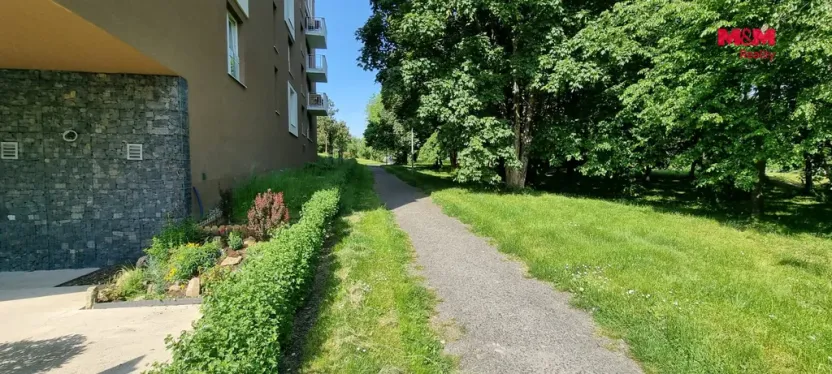 Prodej garážového stání, Praha, V jehličí, 12 m2