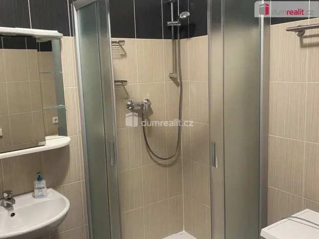 Pronájem bytu 1+kk, Praha - Kobylisy, Klapkova, 35 m2