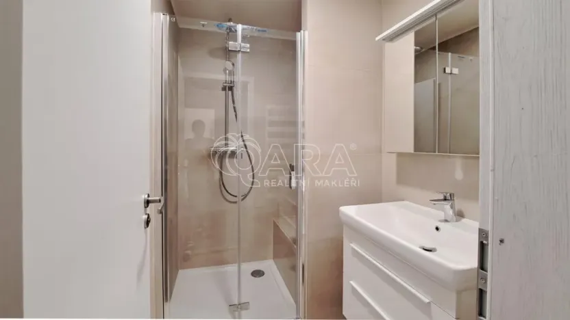Pronájem bytu 2+kk, Praha - Holešovice, Komunardů, 49 m2