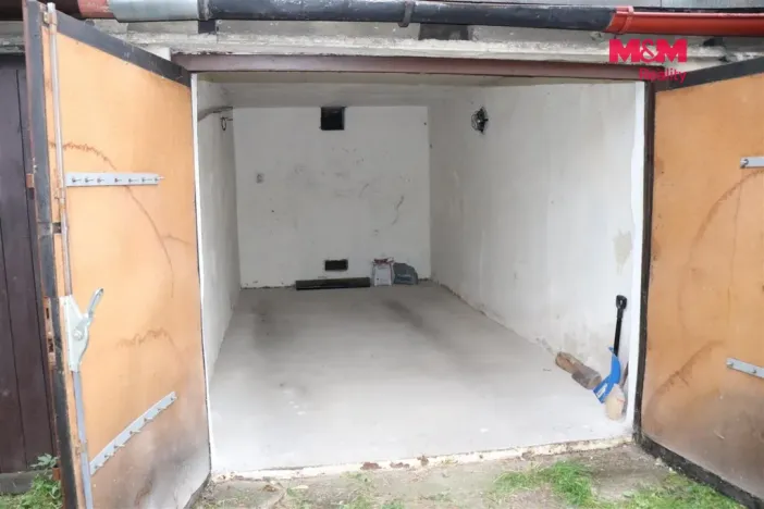 Prodej garáže, Praha, Novobohdalecká, 18 m2