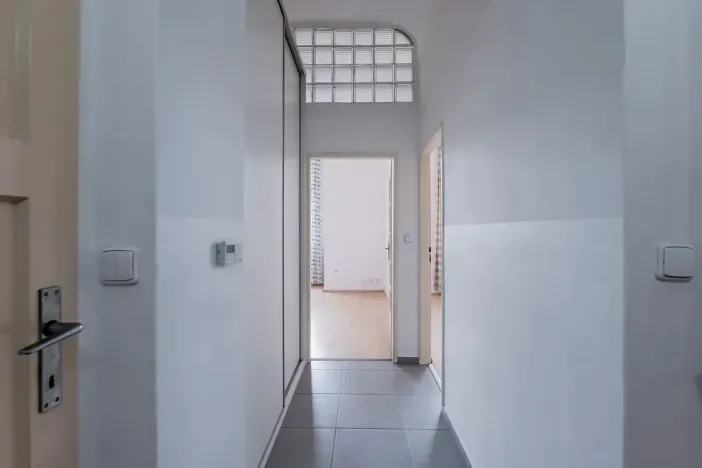 Pronájem bytu 2+kk, Praha - Nové Město, Novomlýnská, 57 m2