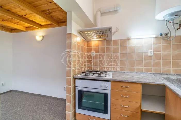 Pronájem bytu 1+kk, Dřevohryzy, 27 m2