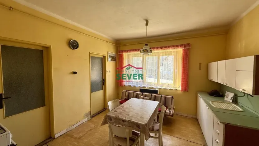 Prodej rodinného domu, Křesín - Levousy, 241 m2